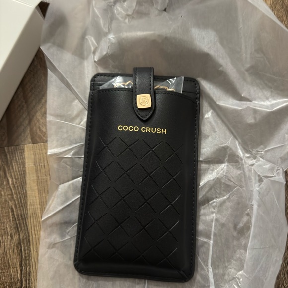 CHANEL Black Quilted Case with Gold Chain - Picture 2 of 4